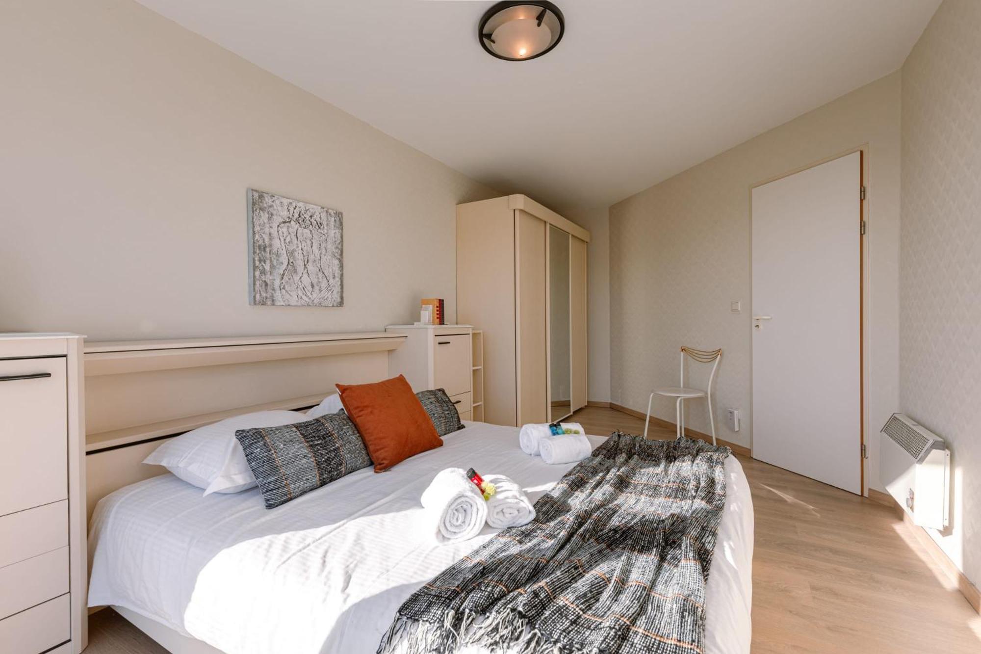 Huswell - Spacious & Modern Sea View Apartment With Garage 奥斯滕德 外观 照片